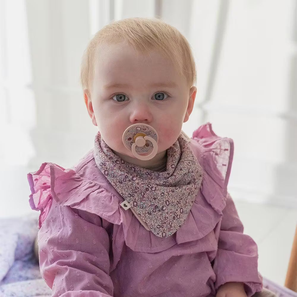Комплект BIBS x Liberty нагрудник и держатель Chamomile Lawn Violet Sky