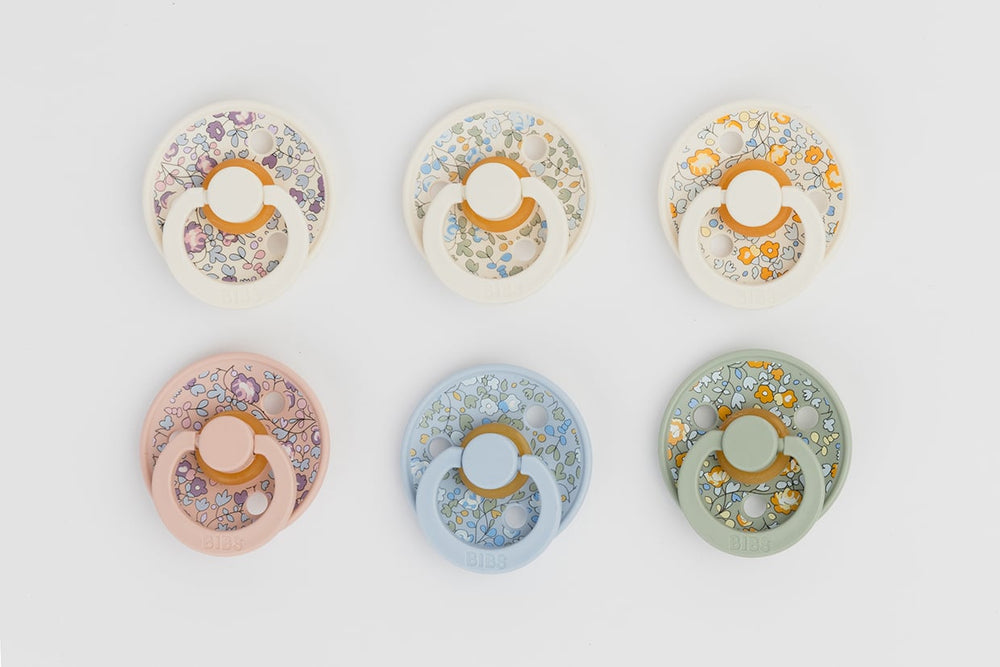 Пустышка BIBS x Liberty Colour латексная круглая, дизайн Chamomile Lawn